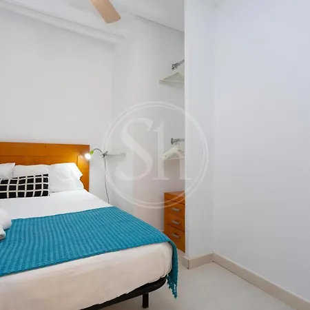 Estudio En Barrio De Gracia E4 ברצלונה